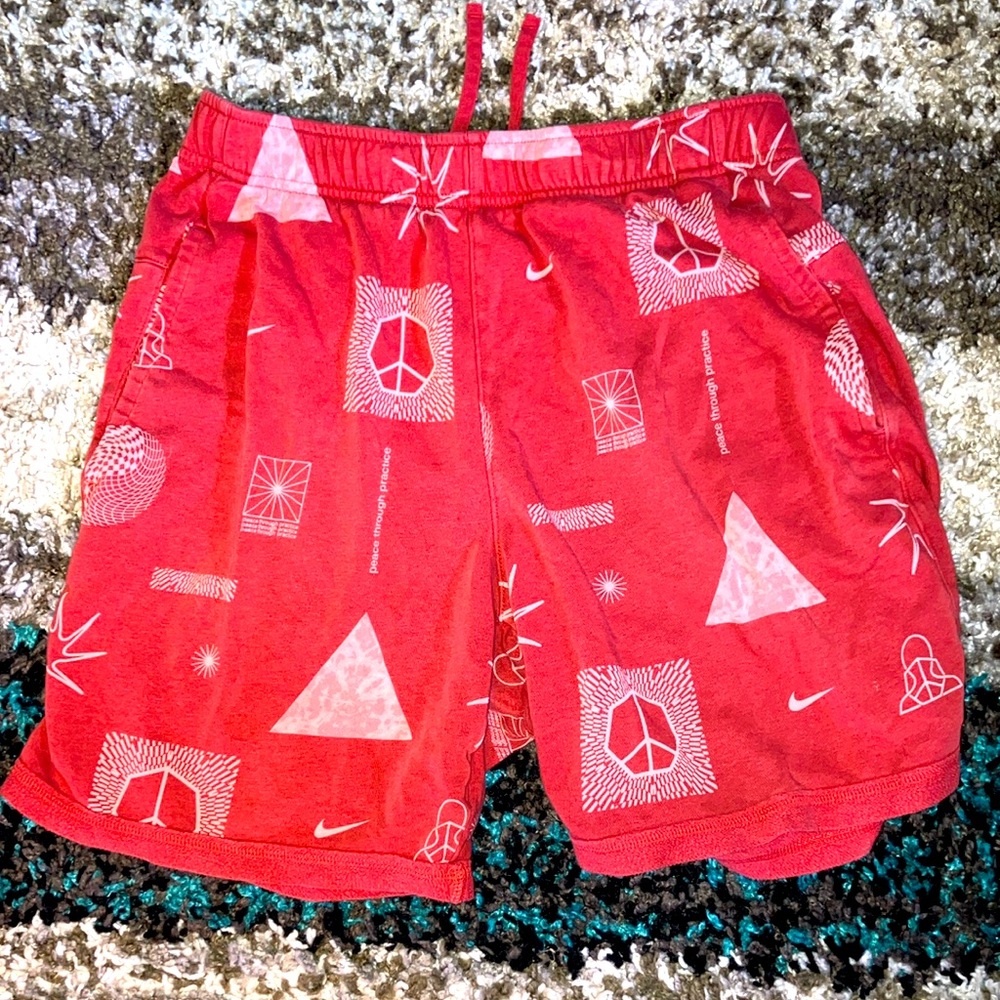 Nike Yoga Graphic Shorts